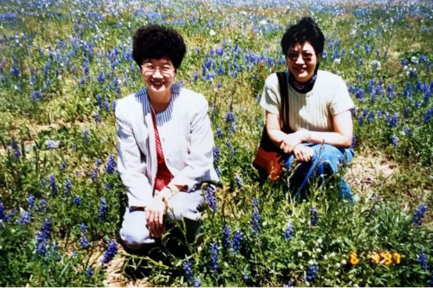 花海中紀念喻麗清